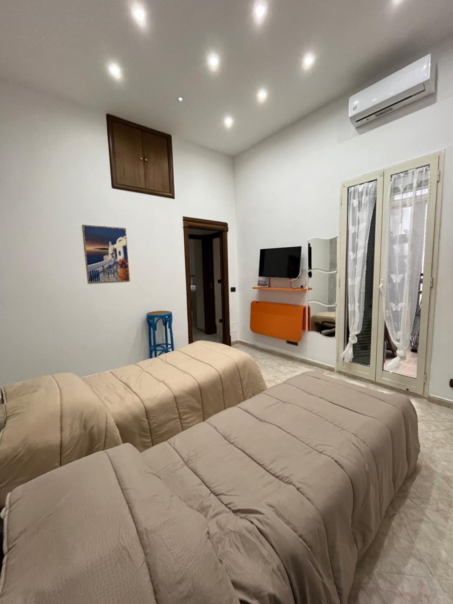 Barbi'S House Bed & Breakfast Naples Exterior photo